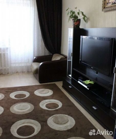 Стойка под телевизор