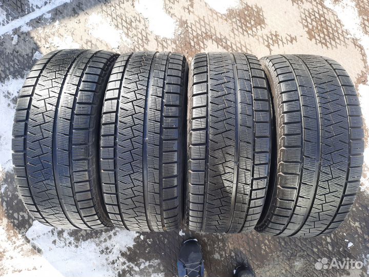 Pirelli Ice Asimmetrico 225/45 R17