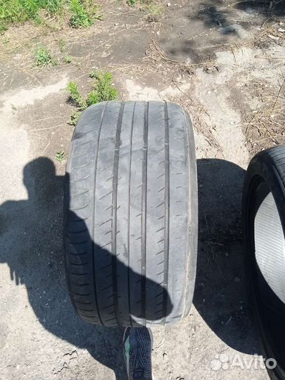 Dunlop Axiom Plus 275/40 R20 и 315/40 R20 106W