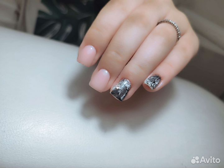 Маникюр педикюр