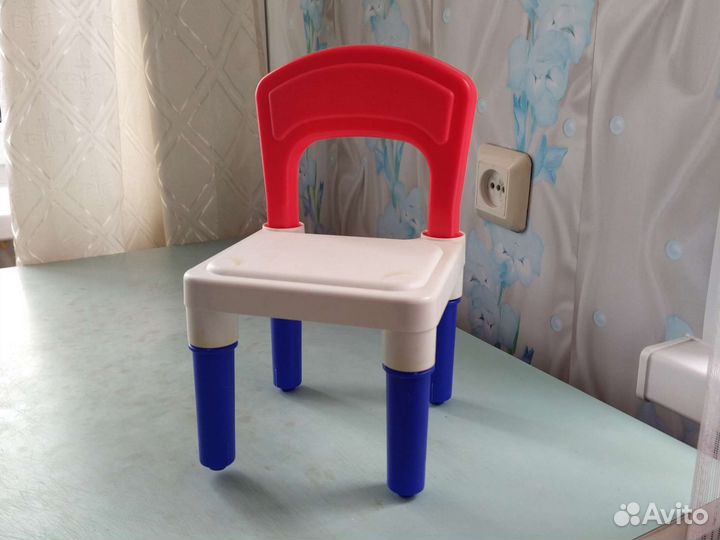 Стульчик кукольный