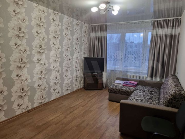 2-к. квартира, 57 м², 4/9 эт.