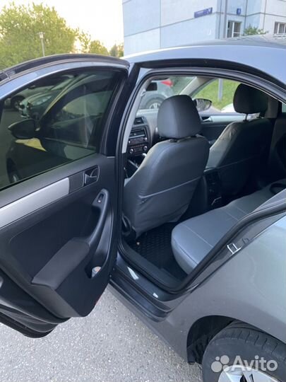 Volkswagen Jetta 1.6 AT, 2012, 295 000 км