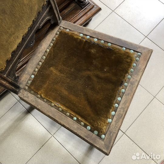 Старинный стул