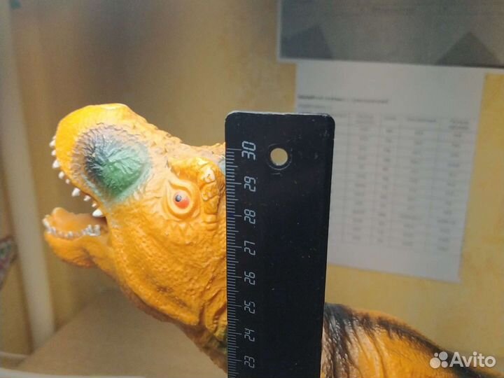 Динозавр тирекс