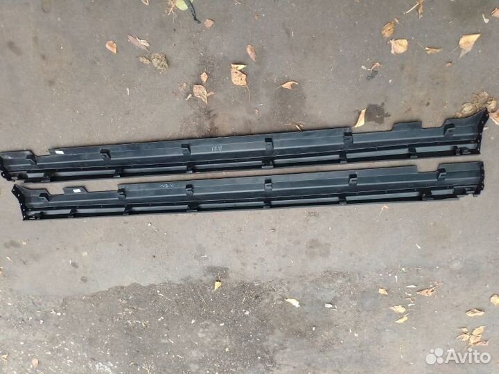 Накладка порога правая Volvo Xc40. 31448224