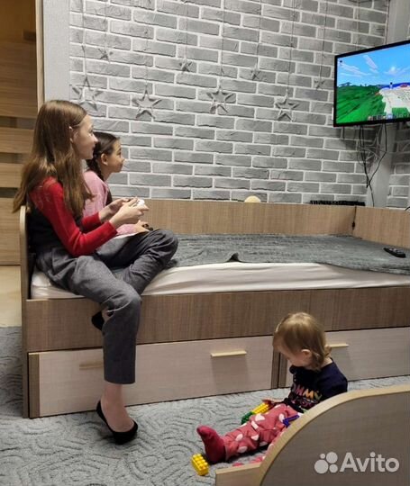 Кровать с ящиками новая