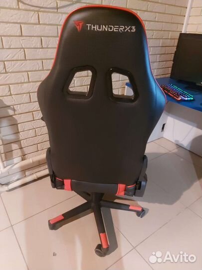 Игровое кресло thunderx3