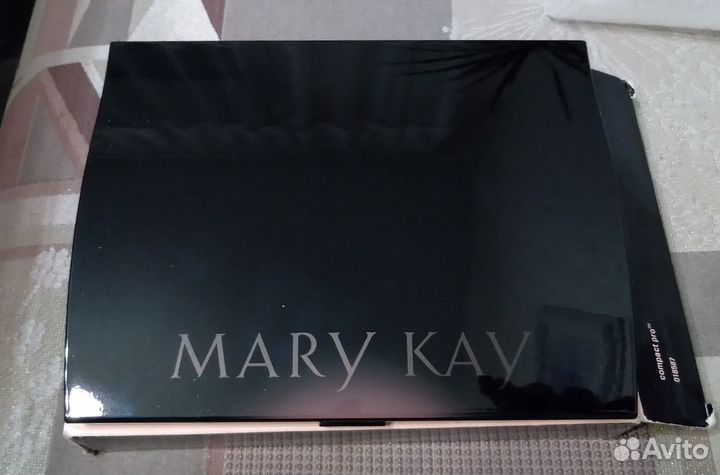 Большой футляр для косметики Мэри Кей