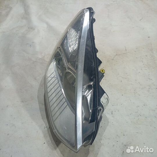 Фара галогеновая передняя правая Ford C-Max