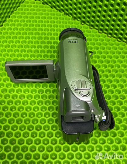 Видеокамера JVC GR-D320