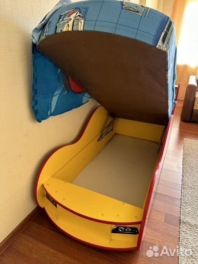 Кровать машина