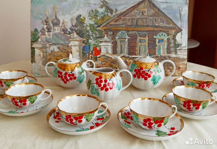 Сервизы чайный, кофейный,кувшин и подсвечник