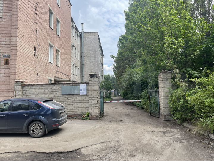 Здание, 3685.6 м²
