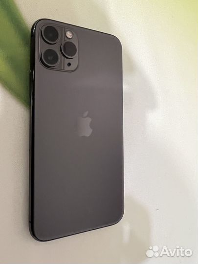 iPhone 11 Pro, 64 ГБ