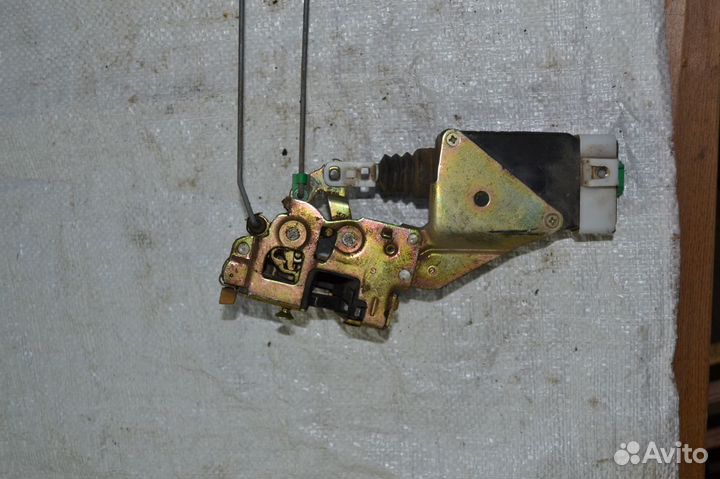 Замок Volvo S40 левый задний