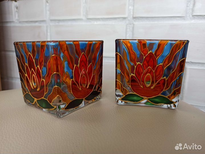 Стеклянный подсвечник