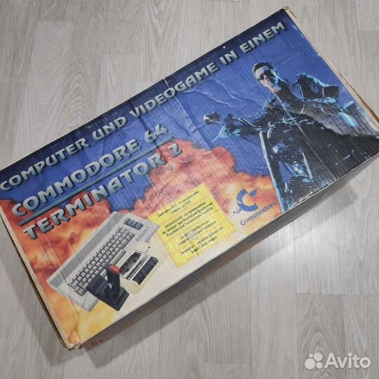 Ретро компьютер Commodore C64C