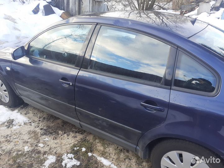 Volkswagen Passat 1.6 AT, 1997, 288 000 км