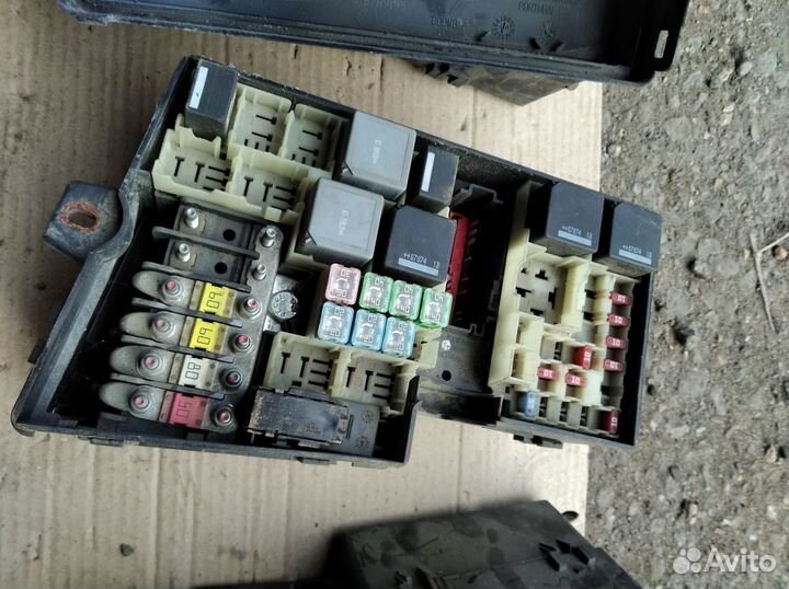 Блок предохранителей Форд Фокус 2