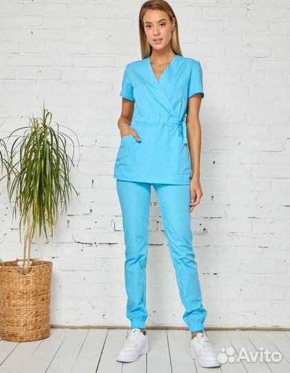 Медицинский костюм 42