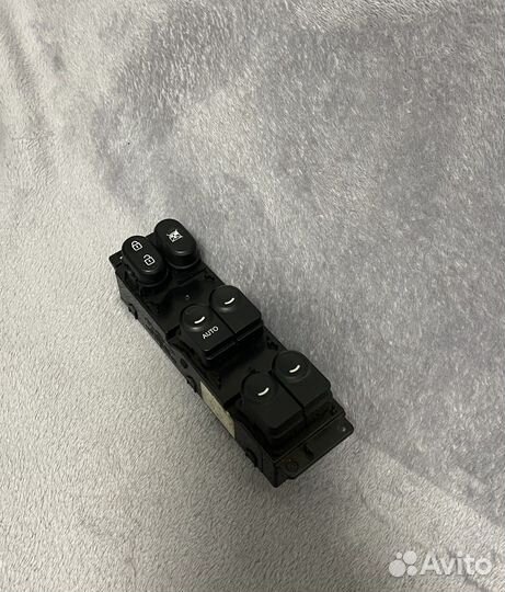 Блок управления стеклоподъемниками Hyundai Solaris