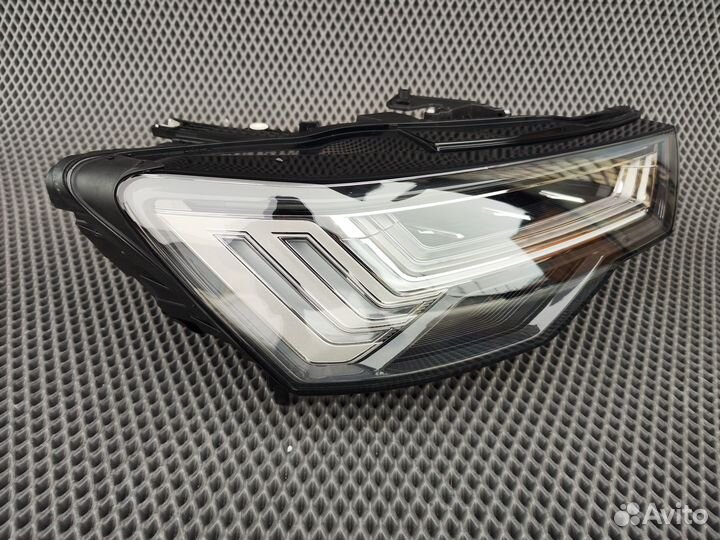 Фара правая диодная full LED matrix Audi A6 C8