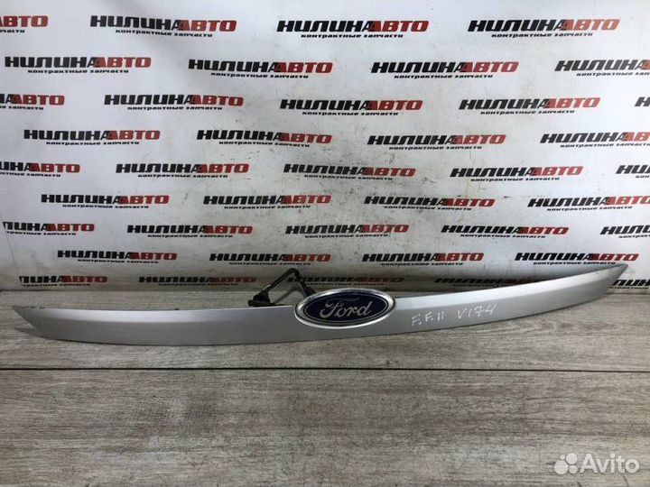 Молдинг крышки багажника Ford Focus 2 1.6 2008