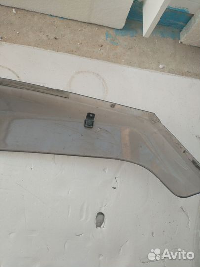 Ветровик Nissan Presage