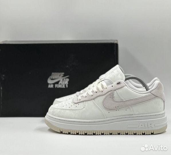 Nike Air Force 1 Luxe Summit White женские