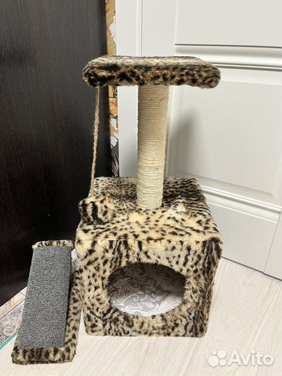 Домик лежанка для кошки с когтеточкой