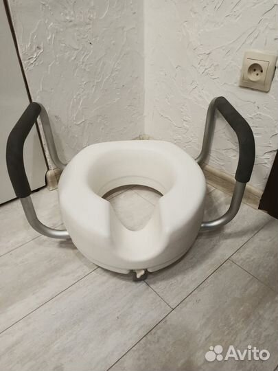 Насадка для унитаза инвалидная