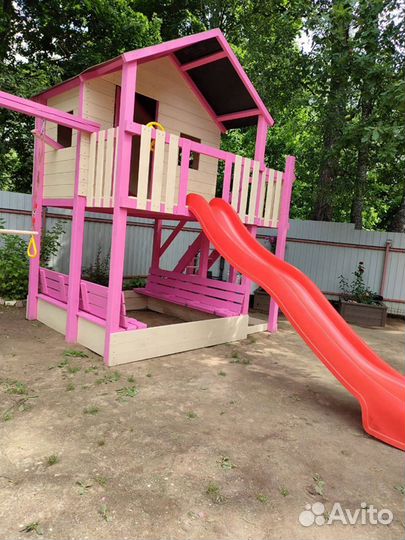 Детский домик на сваях