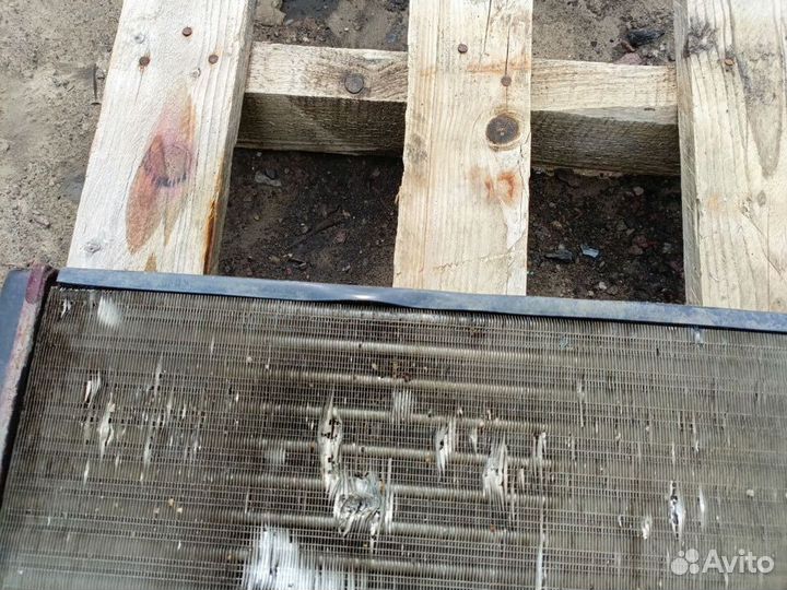 Радиатор охлаждения Volkswagen Polo 3