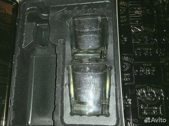 Коробка с бокалами