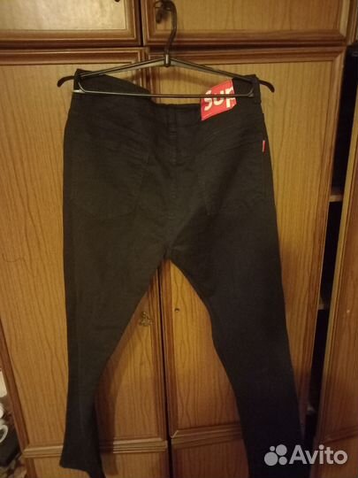 Джинсы supreme