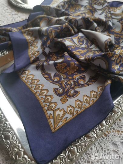 Платочек королевский рисунок