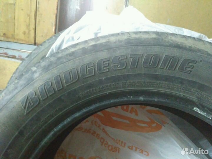 Bridgestone Dueler H/T 687 225/65 R17