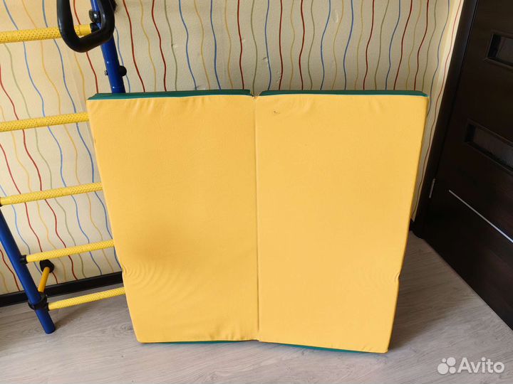 Мат гимнастический складной