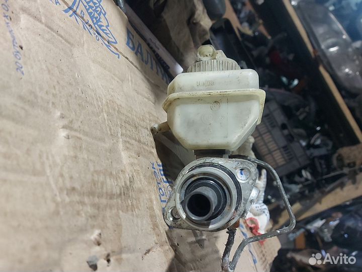 Главный тормозной цилиндр Opel Vectra B