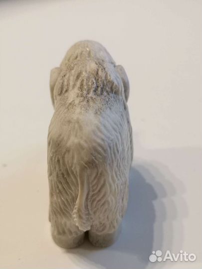 Мамонт (слон) из кости