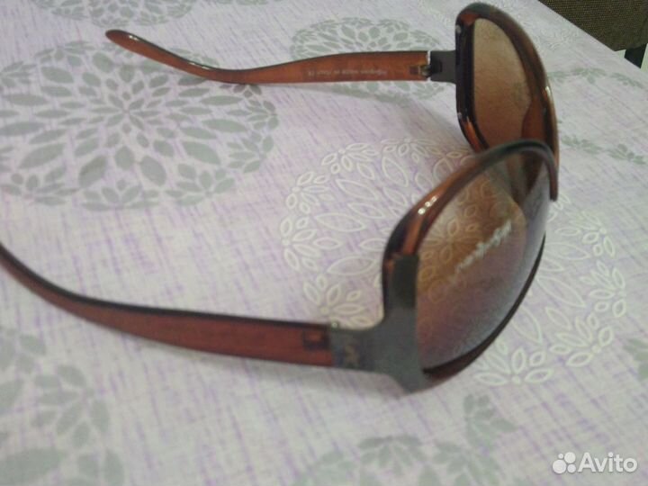 Солнцезащитные очки Yves Saint Laurent