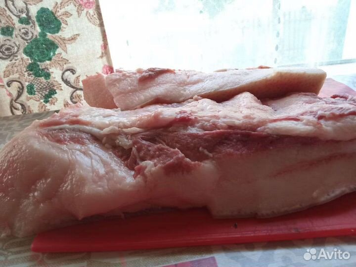 Свежее и солёное домашнее сало