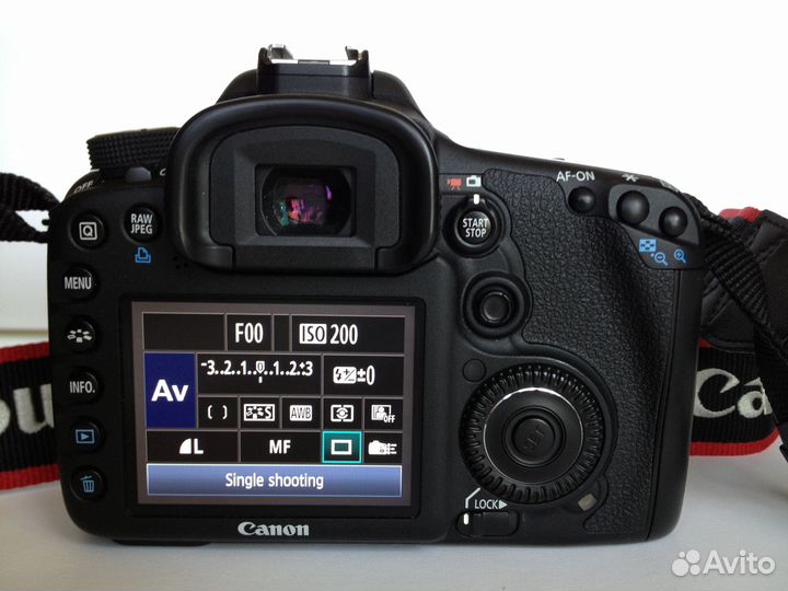 Canon 7D(18-135mm IS+Бленда) +Сумка+32гб+З/устр.+