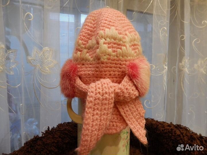 Шапка вязаная с норковой отделкой