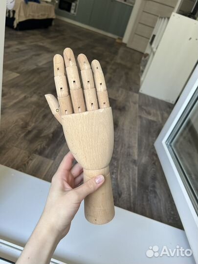 Деревянная рука IKEA