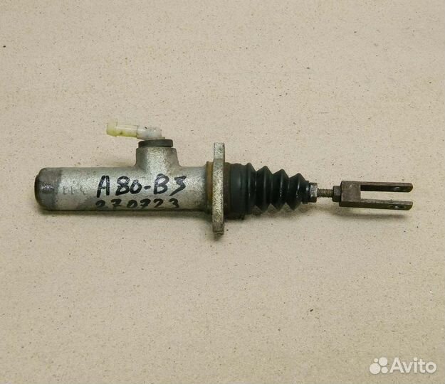 Цилиндр сцепления главный Audi 80 B3 1.8
