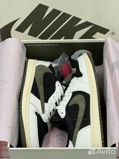 Nike Air Jordan 1 Retro Low x Travis Scott