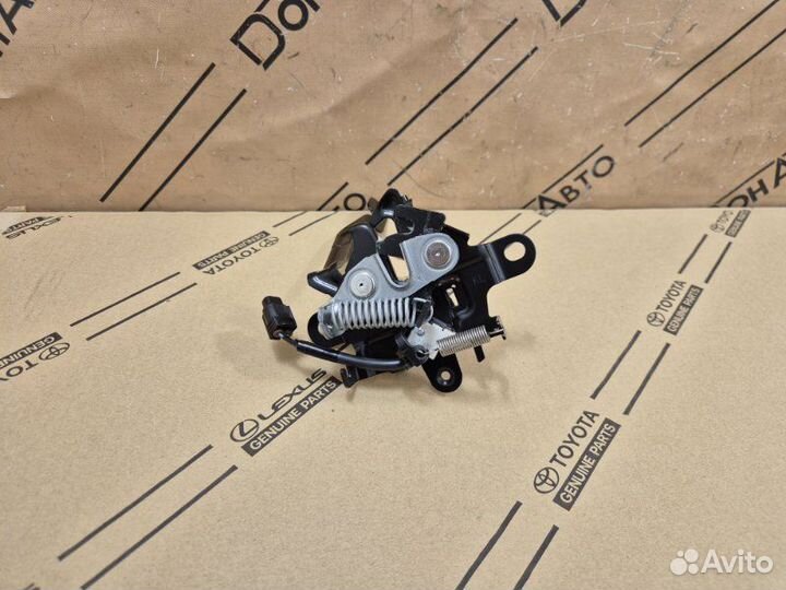 Замок капота Toyota Rav4 50