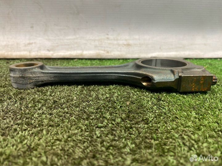 Шатун Mercedes-Benz M102 M103 M104